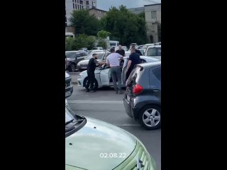 В Кишиневе упоротый солью наркот напал на прокурора по борьбе с организованной пр...