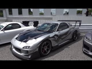 Six rotor at RX-7 meet in Japan at Sevens Day