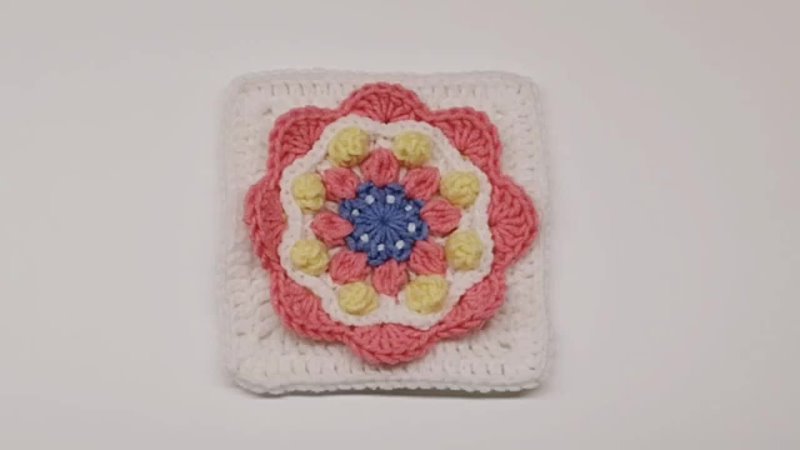 Floral crochet granny square pattern for baby girl