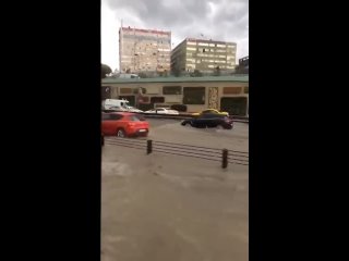 На Стамбул обрушились проливные дожди