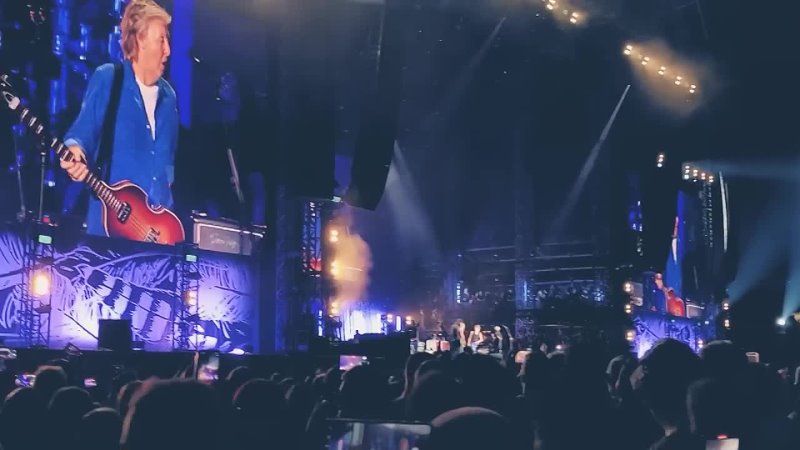 Paul Mc Cartney Chrissie Hynde Oh Darling Taylor Hawkins Tribute Live at Wembley Stadium
