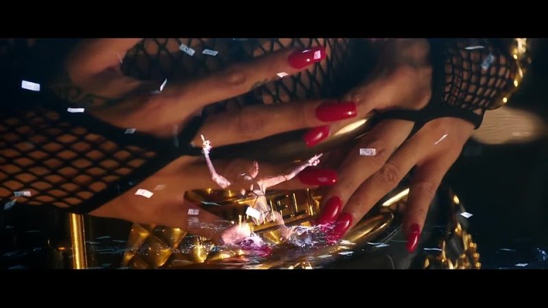 Rihanna Pour It Up ( Explicit)