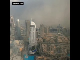 Дубаи накрыла песчаная буря