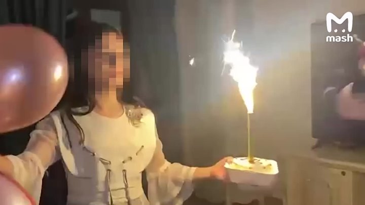 Жуткий финал детского дня рождения – ребёнку в одну руку вложили шарики, в другую — огненный фонтан.