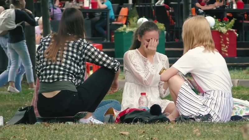 Попка девушки, месячные с подливой (юмор прикол пранк пошлое секси видео шутка розыгрыш Sexy Video Explicit humor fun prank)