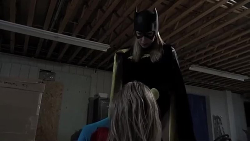 supergirl vs Batgirl
