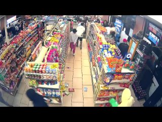 Новый “флешмоб“ в США — грабить рейдом супермаркеты