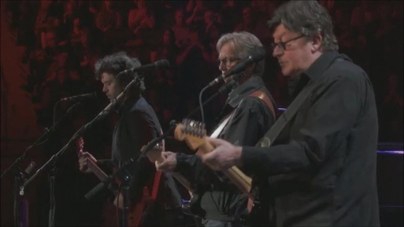 Eric Clapton with Robbie Robertson - I Shall Be Released (Live at Madison Square Garden in New York City on 13 April 2013)