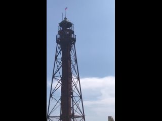 Над Джарылгачским маяком развивается флаг Российской Федерации