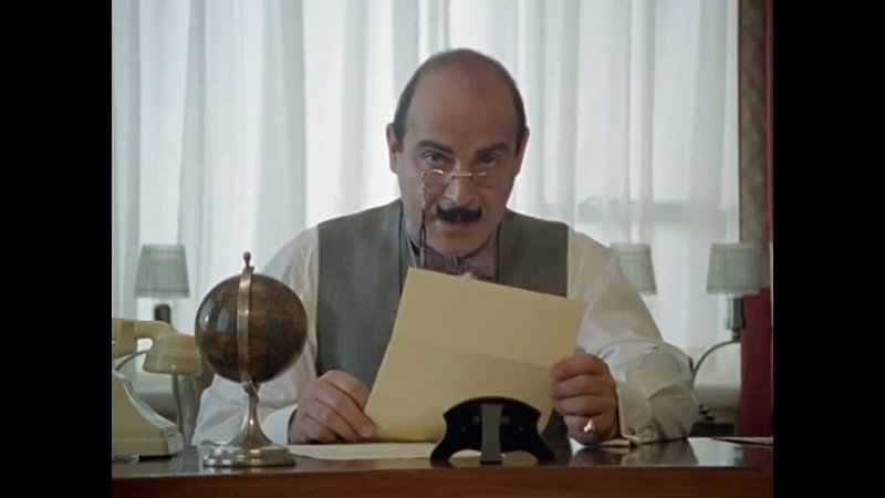 Hercule Poirot 30. Vražda na maškarním