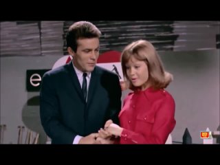 Robert Bob Conrad  Marisol Pepa Flores - Me Conformo (1964) Vidéo Movie Clip - HD 1080p