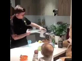 Когда отец-бармен, на кухне всегда представление)