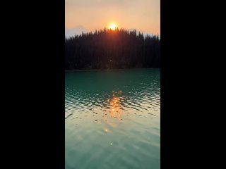 Дымчатый, но красивый рассвет на озере Малинье🧡