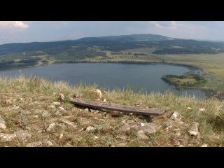 Озеро АУШКУЛЬ  и гора АУШТАУ , могила  святого Аулии.