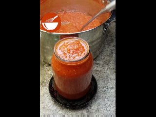 Суперские помидоры. Я добавляю в супы, в борщ, готовлю на основе этой томатной массы различные соусы, использую вместо помидор п