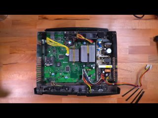 I BUILT THE ULTIMATE XBOX TO CELEBRATE ITS 20th ANNIVERSARY _ MakeMHz HDMI SSD O