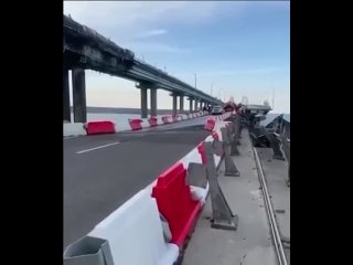 Traffic on the surviving section of the Crimean bridge