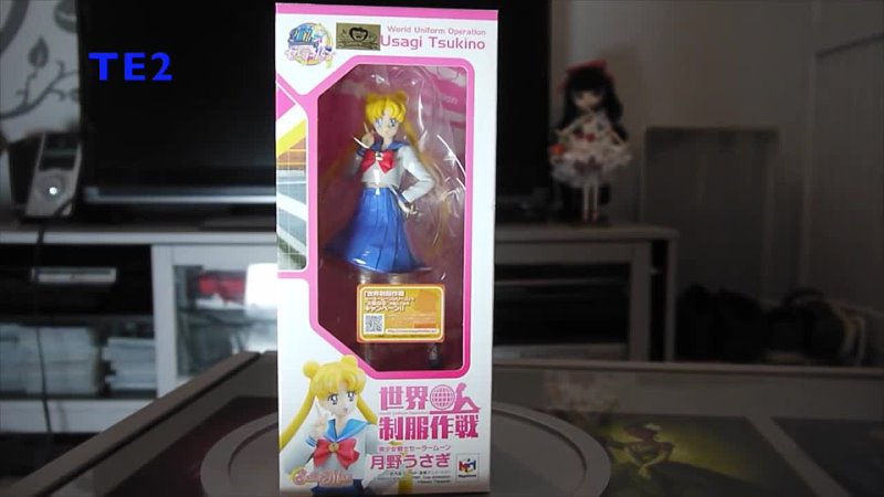 Review Sailor Moon World Uniform Operation Usagi Tsukino by Mega House