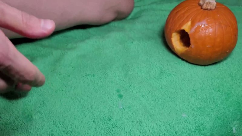 Babe Flows BD081 On Halloween I fuck a wet pussy and a pumpkin. What is 