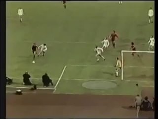 1973-1974 - Кубок Чемпионов. 1/2. Второй матч. Бавария (Германия) - Уйпешт Дожа (Венгрия) 3:0 (1:0).