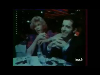 BRIGITTE MACRON AS A TRANNY IN PARIS GAY CLUB IN THE 80S