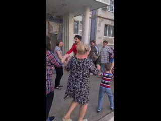 Пирожок Артуров поздравляет с Днём рождения