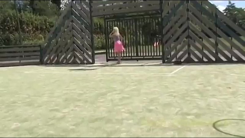 Sexy blonde beats man in tennis