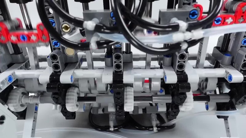 Различные двигатели собранные из Lego