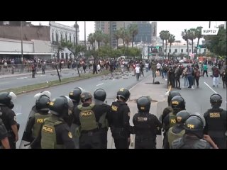 В Перу произошли беспорядки, после того как был задержан экс-президент страны Педро Кастильо