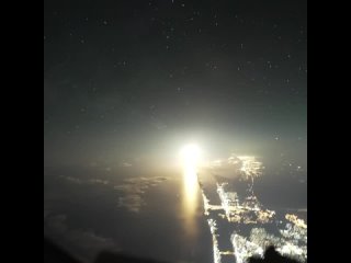 Эпичный вид на запуск Falcon 9 с борта самолета

💥Теория Большого Взрыва💥.