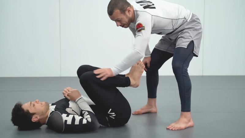 Lachlan Giles - 3 Leg Drag to Cross Grip