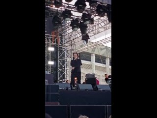 многознал в Лужниках