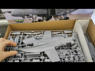 Распаковка модели самолета F/A-18F Super Hornet в масштабе 1:48 от Hobby Boss