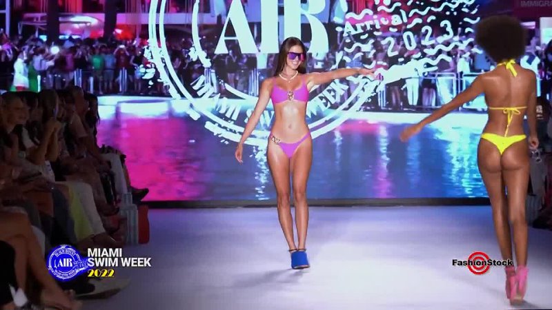 Fashion Stock BEACH BUNNY Swimwear 4 K, Paraiso Miami Swim 2022, with Kara Del Toro, FULL SHOW 2 Cameras