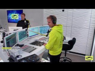 A State of Trance Episode 1095 - Armin van Buuren
