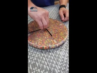 This is the full video of a wonderful clock made with colored pencils and epoxy  course, you can  #artist #p