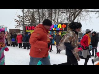 Видео: Мандариновый забег в Ижевске, 3 января