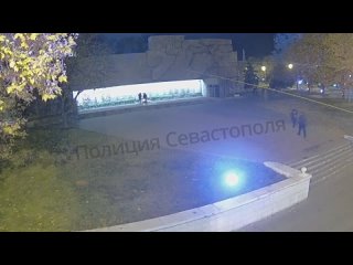 жительницу севастополя задержали за сожжение венков в вечном огне