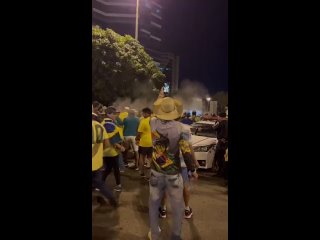 Bolsonaristas protestan en la sede central de la Policía Federal de Brasil  por la detención de un líder indígena