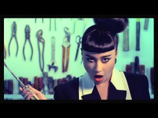 Natalia Kills - Kill My Boyfriend (official) (секси клип музыка sexy music video clip explicit эротика секс девушки) HD