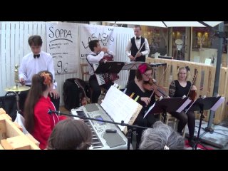 МЕЛОДИЯ АМЕЛИ. Ансамбль Ура и скрипачки Ёханна и Хели. Дни Якоба_1080p