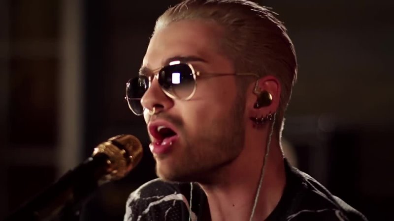 TOKIO HOTEL Love Who Loves You Back At Guitar