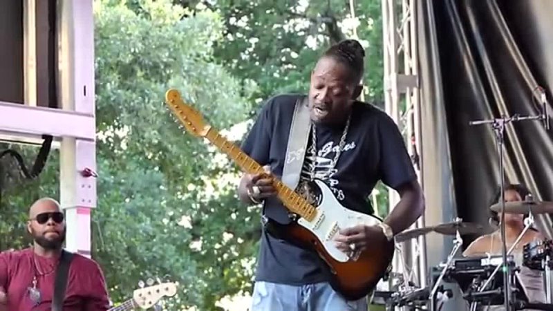 Eric Gales - Voodoo Child/Kashmir/Back In Black Medley - 5/5/19 Dallas International Guitar Festival