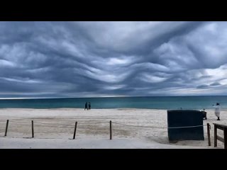 Облака-асператусы над Панама-Бич, Флорида -