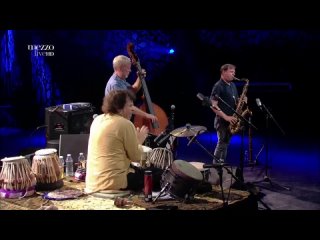 Дейв Холланд, Закир Хуссейн и Крис Поттер. Фестиваль джаза в Марсьяке  (2018) (Mezzo Live HD)