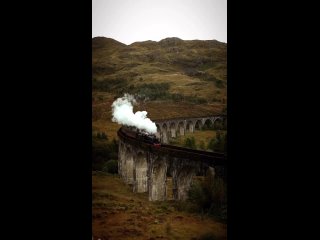 Гленфиннан – железнодорожный виадук на линии Вест-Хайленд в Шотландии