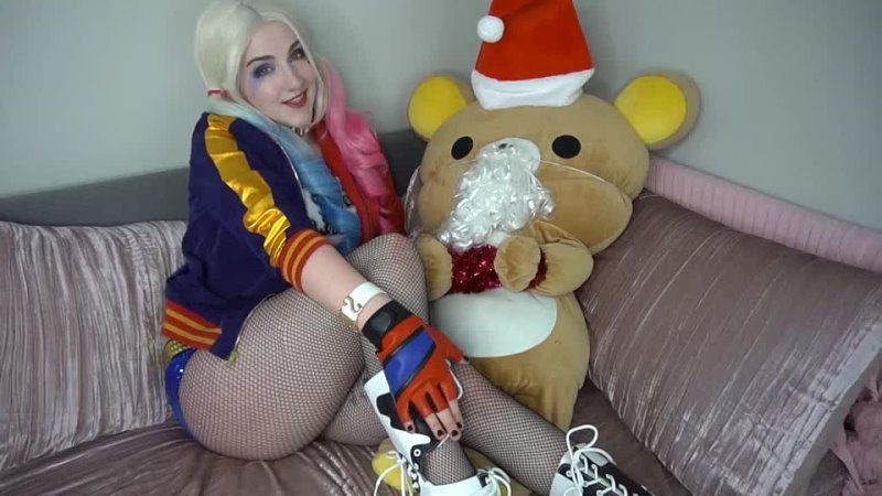 114 Naughty List Harley Quinn Abducts