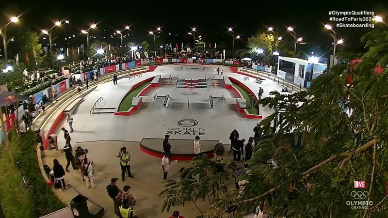 Street Skateboarding Olympic Qualifier - Men's & Women's Finals!