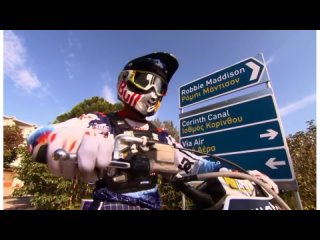 28-летний австралийский каскадер Робби Мэддисон установил мировой рекорд, пролетев на мотоцикле над Коринфским каналом (Греция).