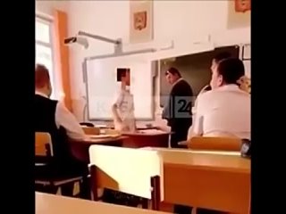 Учитель выпорол ремнём двух школьников в Краснодарском крае за то, что они кидались стульями